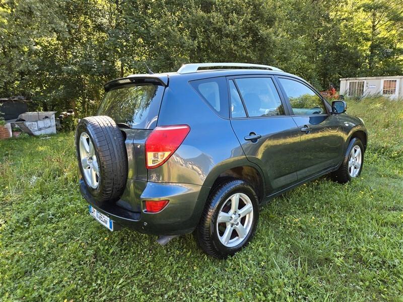 Toyota RAV 4 RAV4 2.2 D-4D 136 CV Luxury