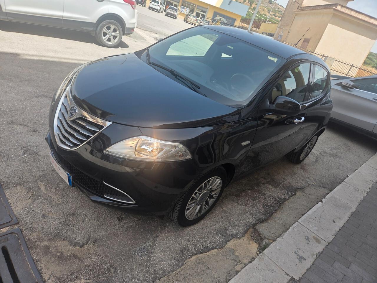 LANCIA YPSILON 1.2 BENZINA 70 CV SOLI KM 56000 CERTIF