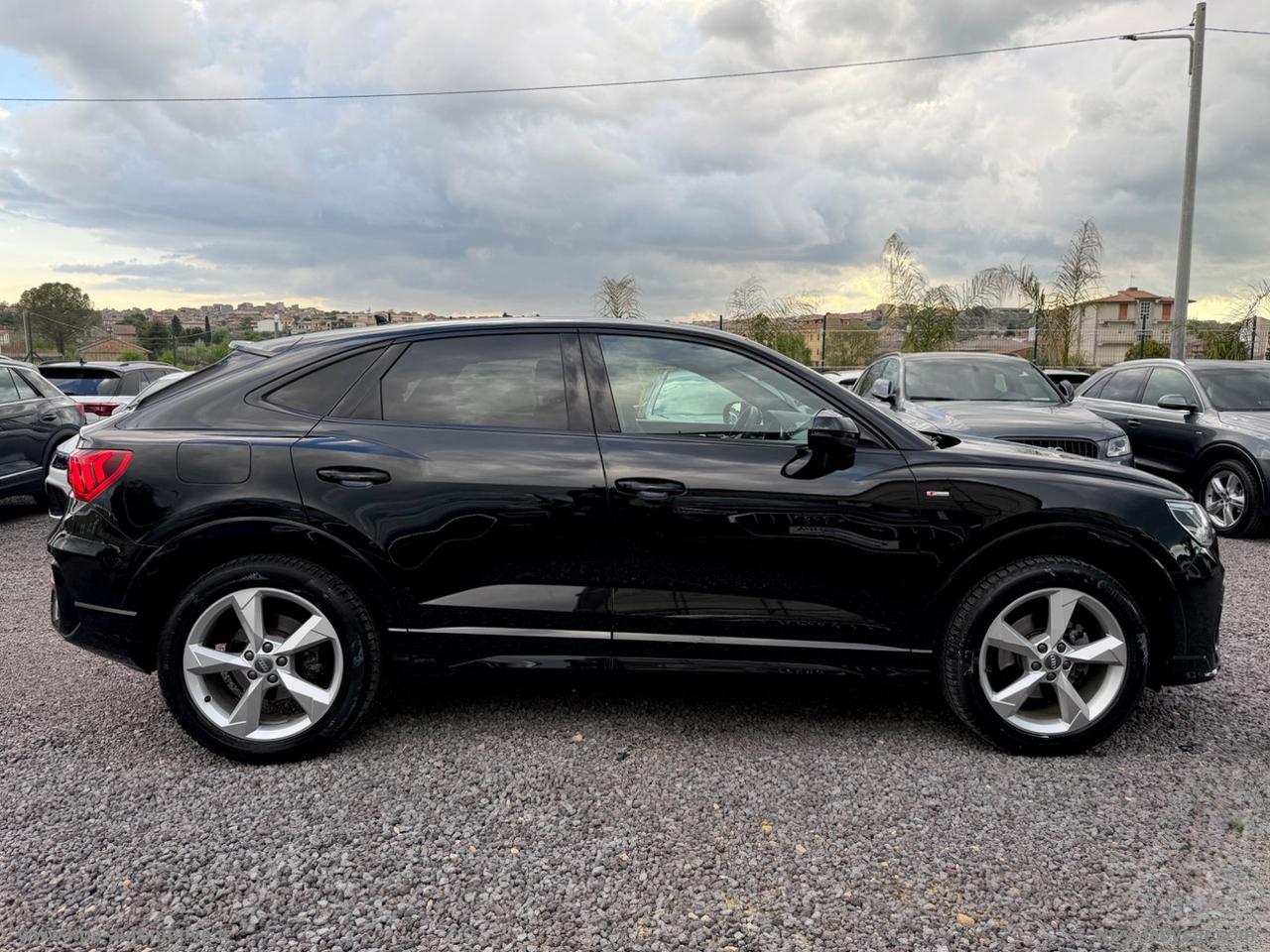 AUDI Q3 SPORTBACK 2.0TDI S-line NAVI FULL LED RETROCAMERA 360
