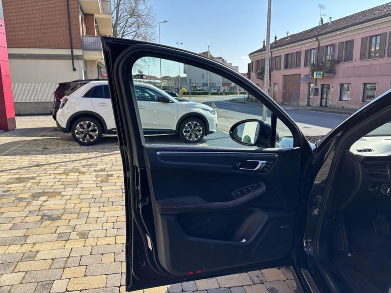 Porsche Macan 2.9 GTS FULL LED-NAVI-TETTO-CAM-20"