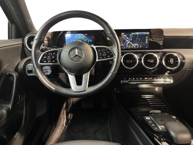 MERCEDES-BENZ A 250 e hybrid EQ Business Extra