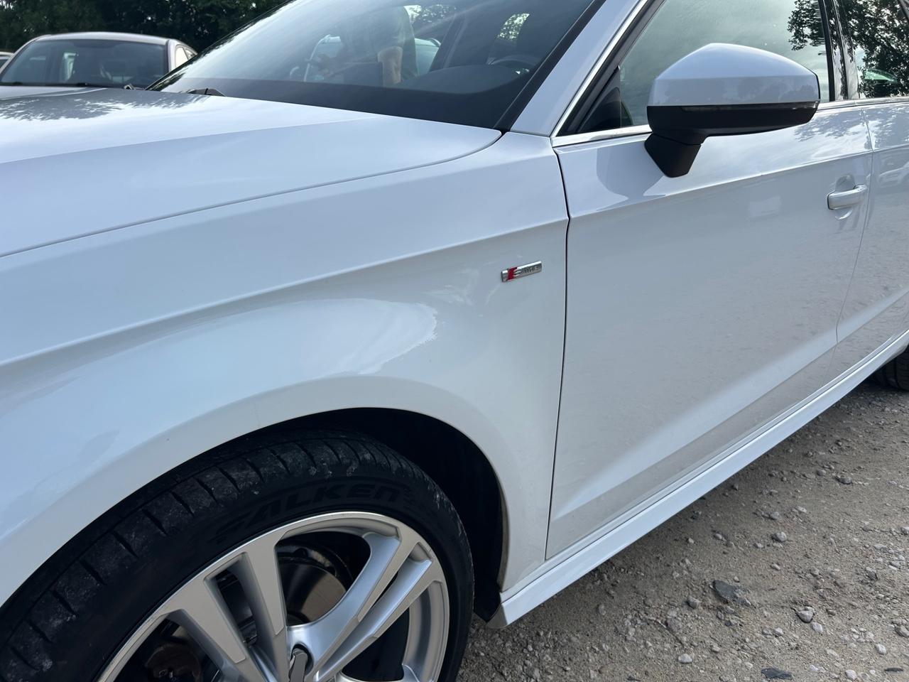 Audi A3 SPB 30 TDI Business Sline esterno neopatentati permute