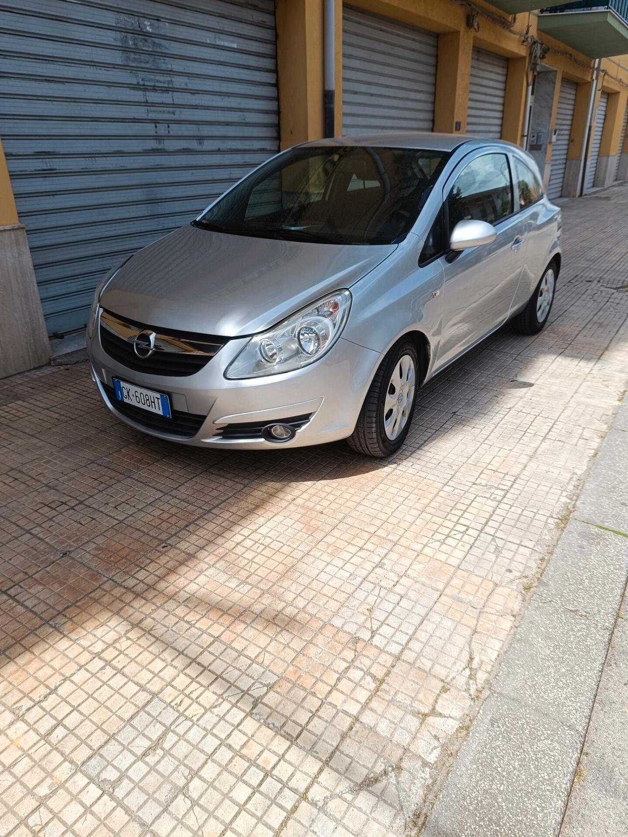 Opel Corsa 1.2 3 porte Enjoy