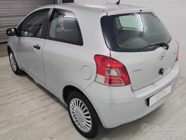 TOYOTA Yaris 1.0 3 porte Sol