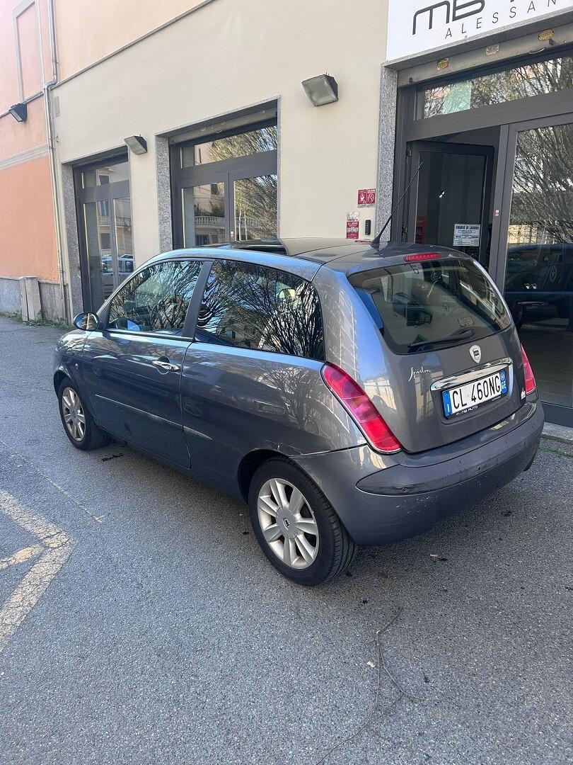 Lancia Ypsilon 79.000km certificati unipropr