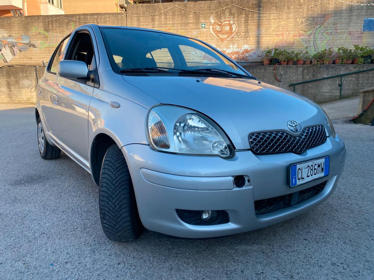 Toyota Yaris 1.0 benz 68cv economica 5p nuova 2005