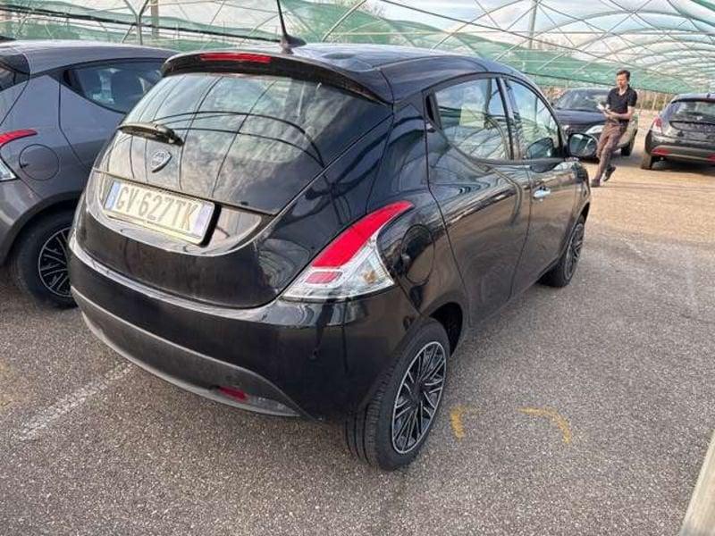 Lancia Ypsilon 1.0 FireFly Hybrid Oro