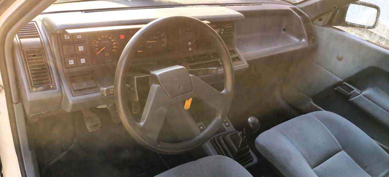 Renault R 21 Nevada 1.7 GTS e Gancio traino