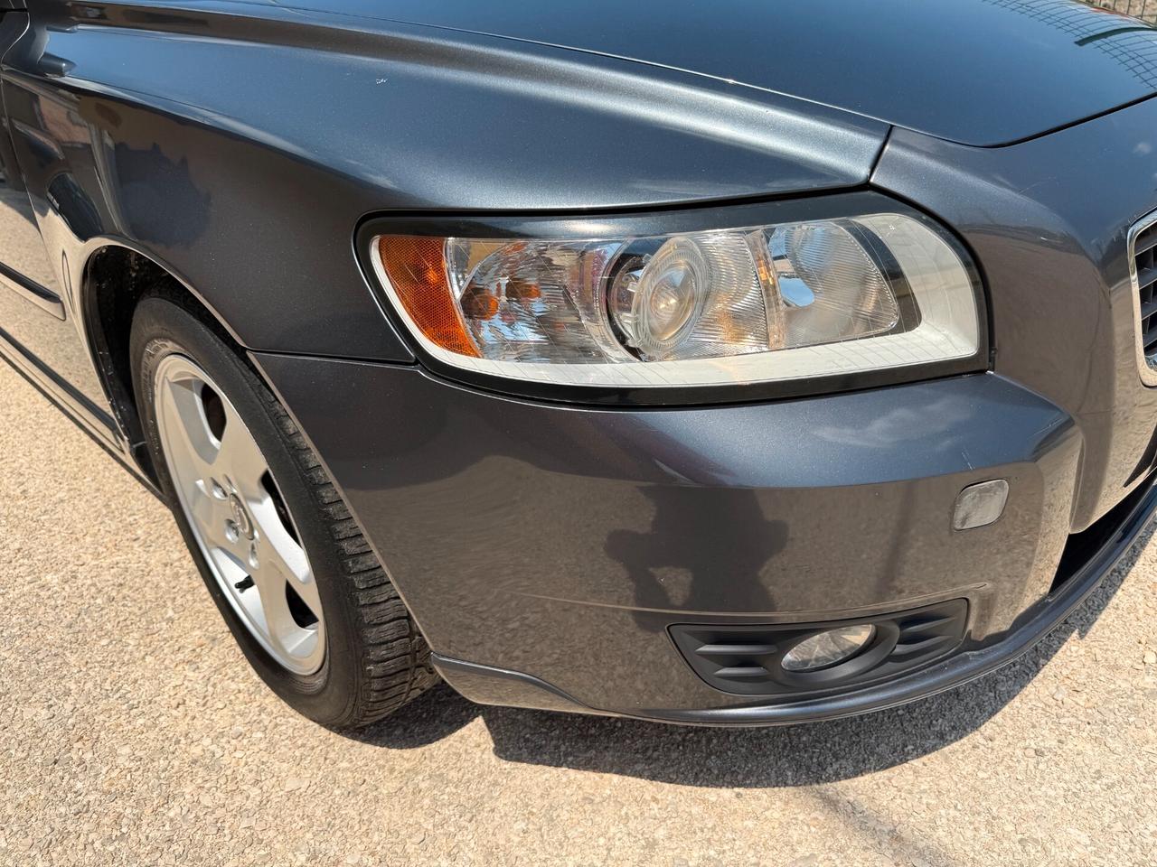 Volvo V50 D2 R-design