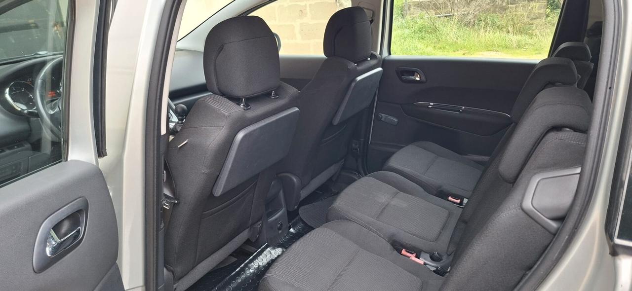 Peugeot 5008 1.6 HDi 110CV Business