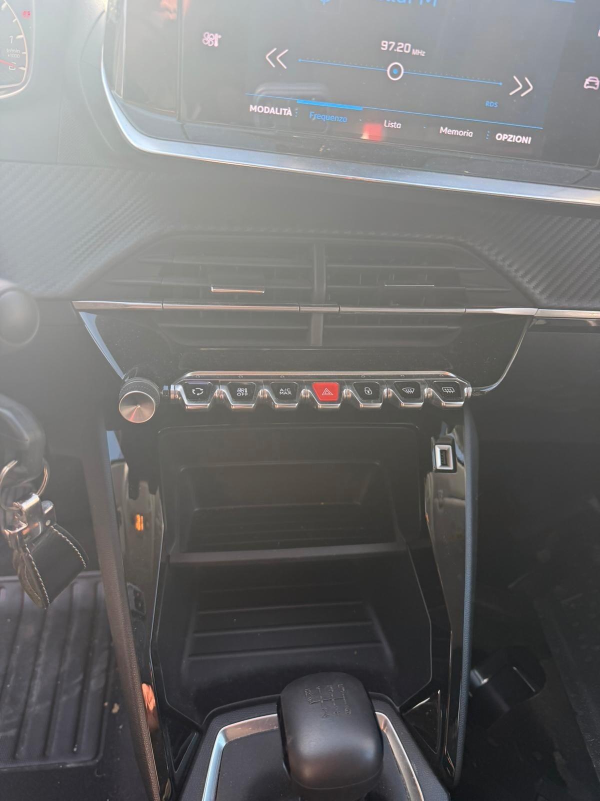 Peugeot 208 gt sinistrato - 2022