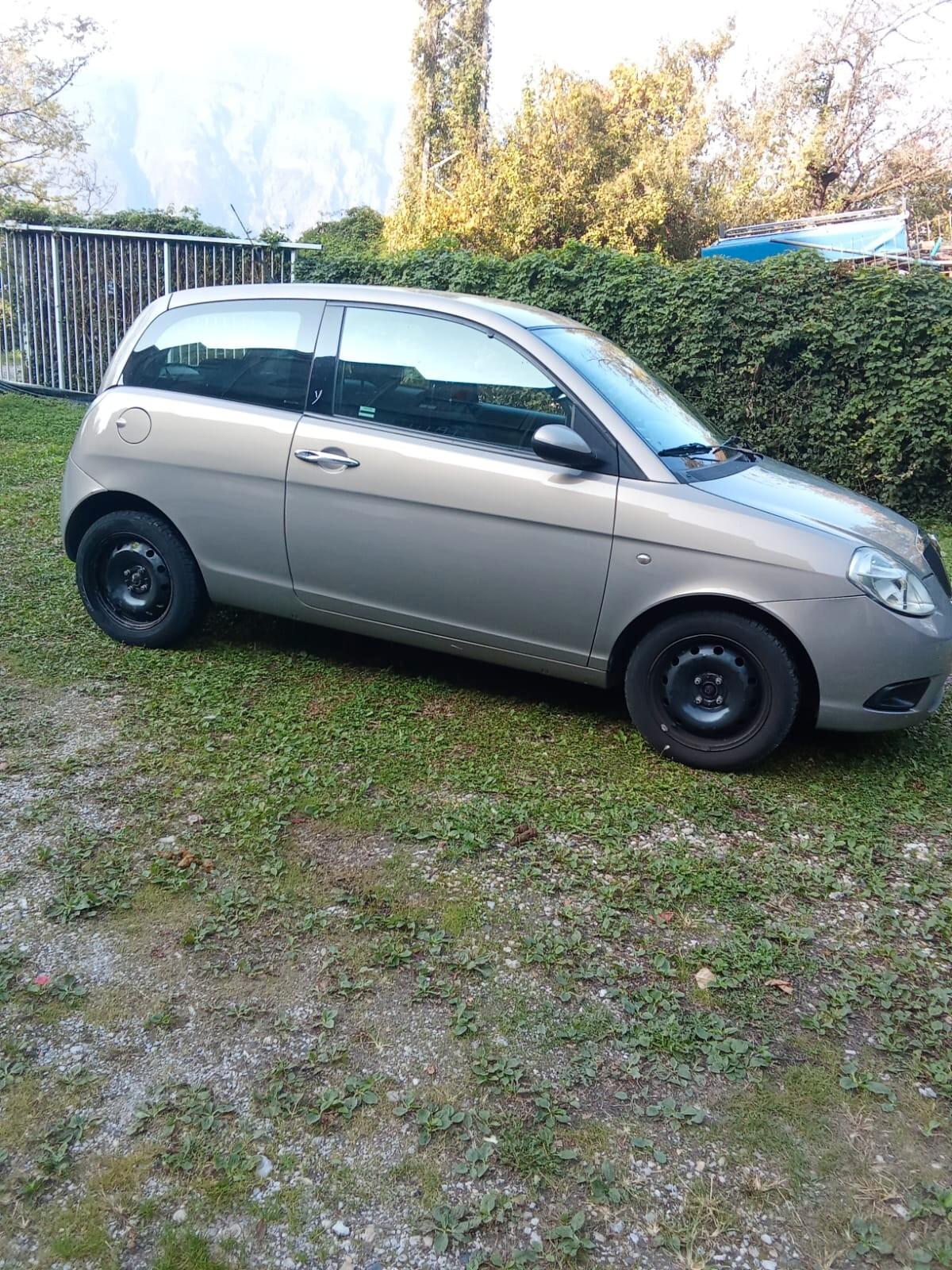 Lancia Ypsilon 1.2 Argento