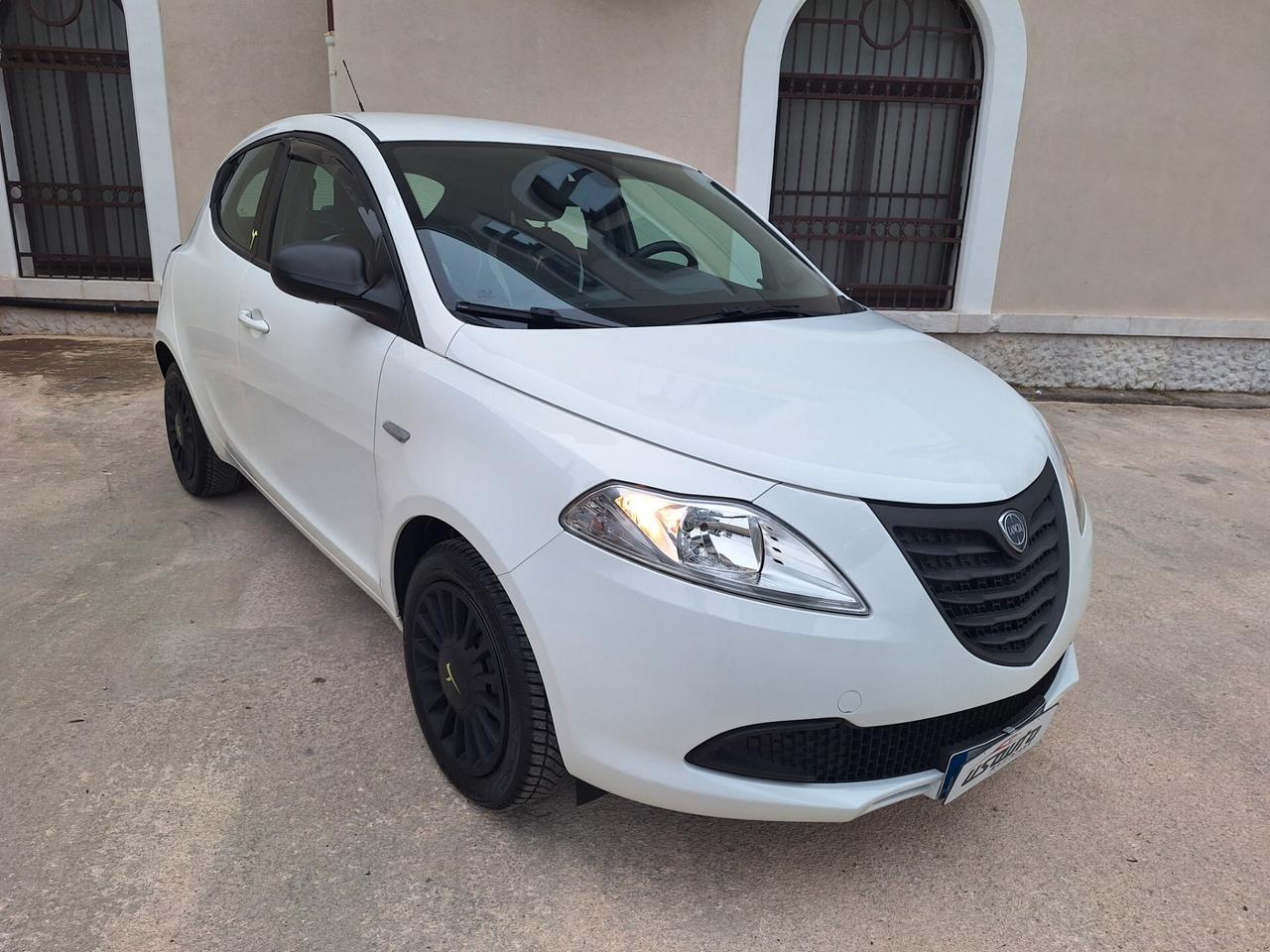 Lancia Ypsilon 1.2 5 porte Elefantino"PERFETTA"
