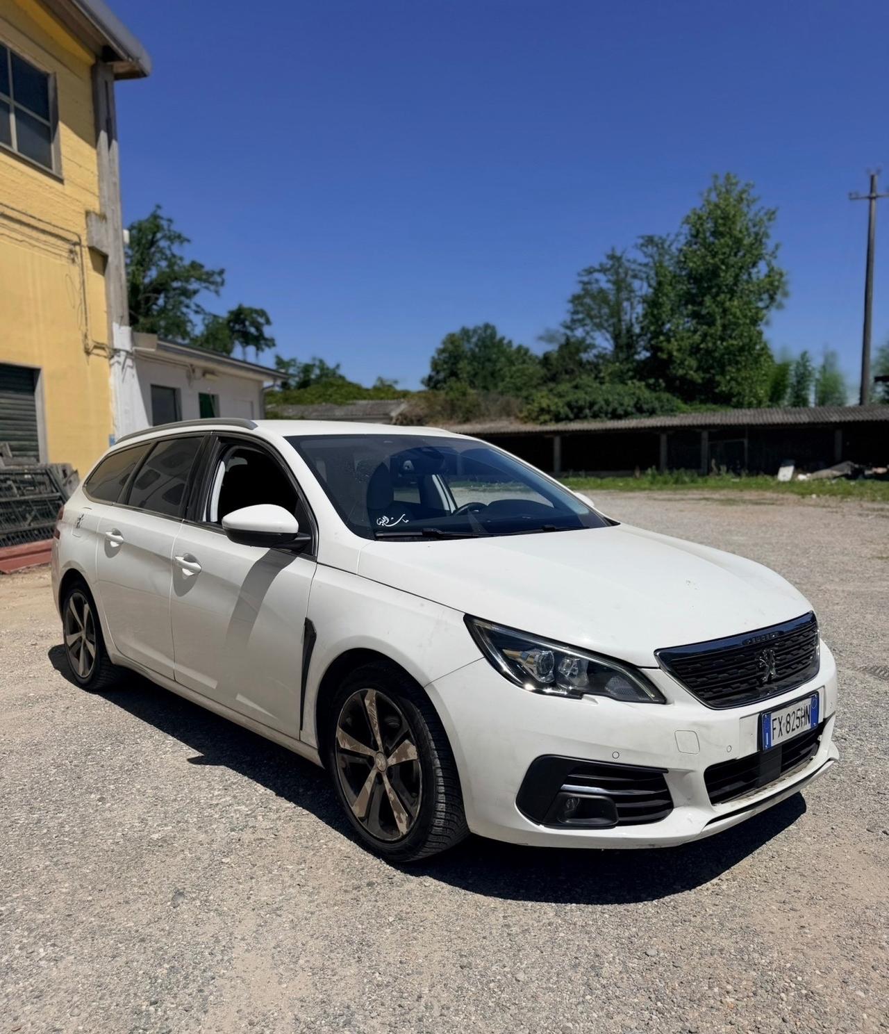 Peugeot 308 BlueHDi 130 S&S SW Allure