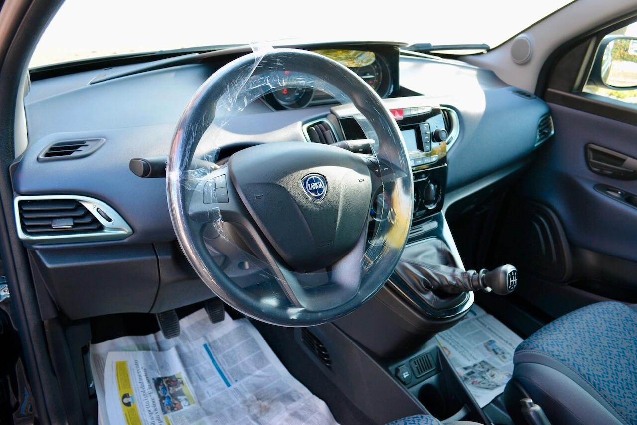 Lancia Ypsilon 1.0 FireFly 5 porte S&S Hybrid Gold