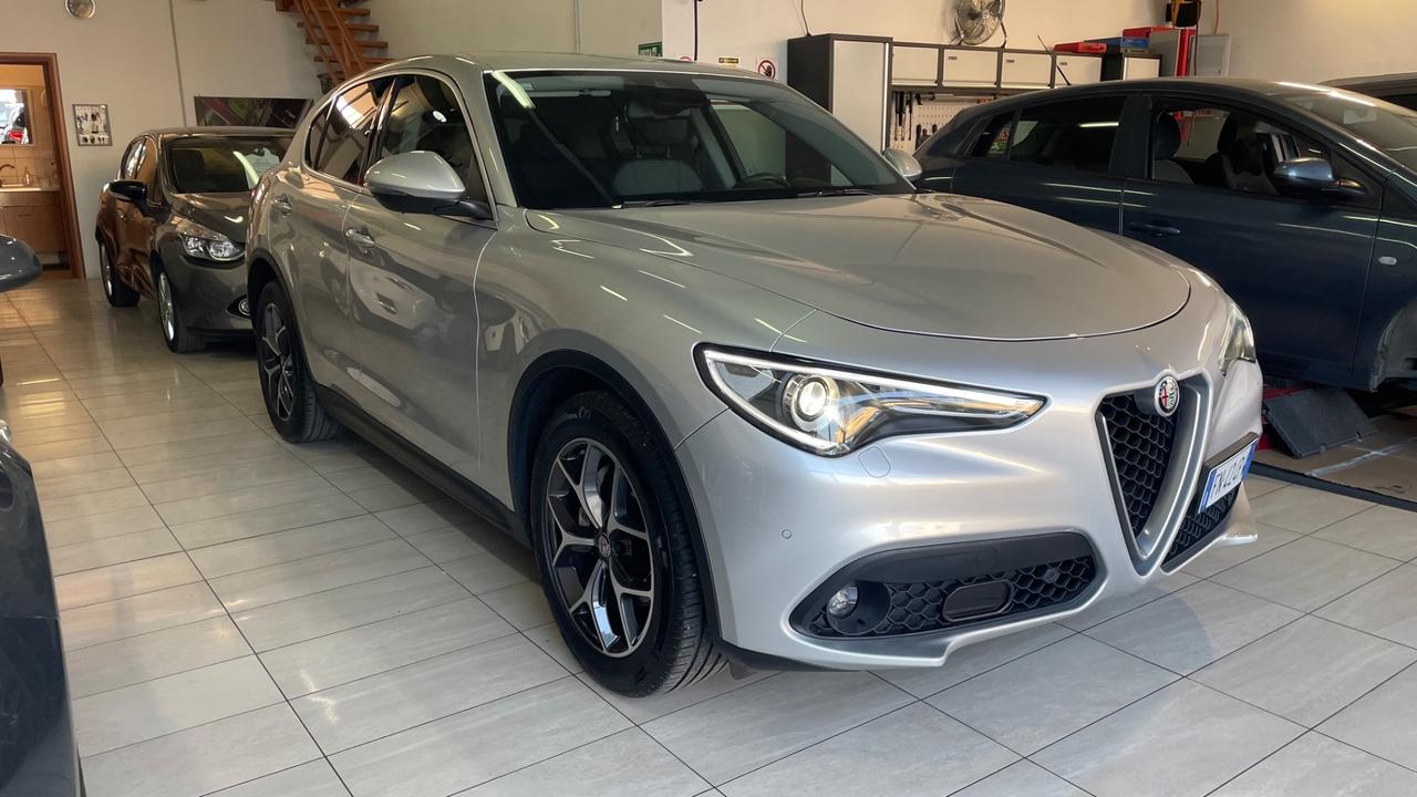 Alfa Romeo Stelvio 2.2 Turbodiesel 180 CV AT8 RWD Executive