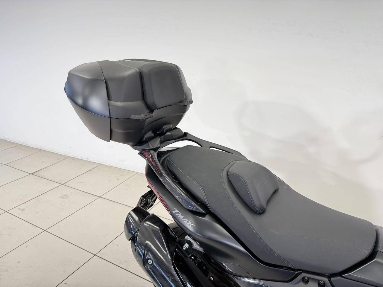 YAMAHA T-Max 560