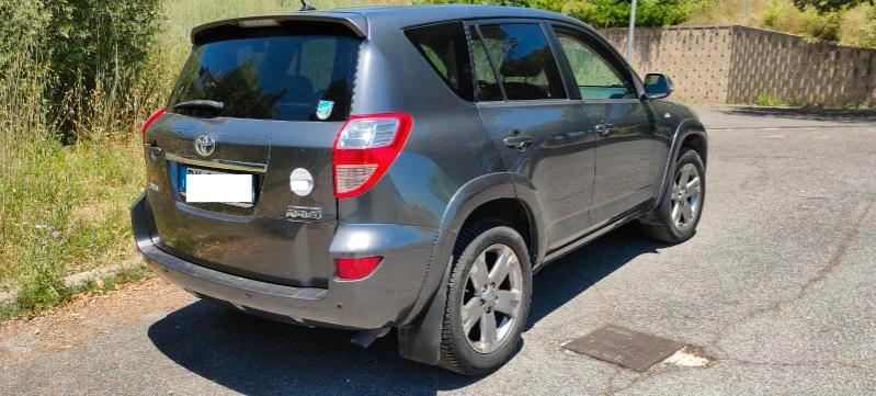 Toyota RAV4 5 Porte RAV4 2.2 d-cat Luxury 150cv auto dpf my09