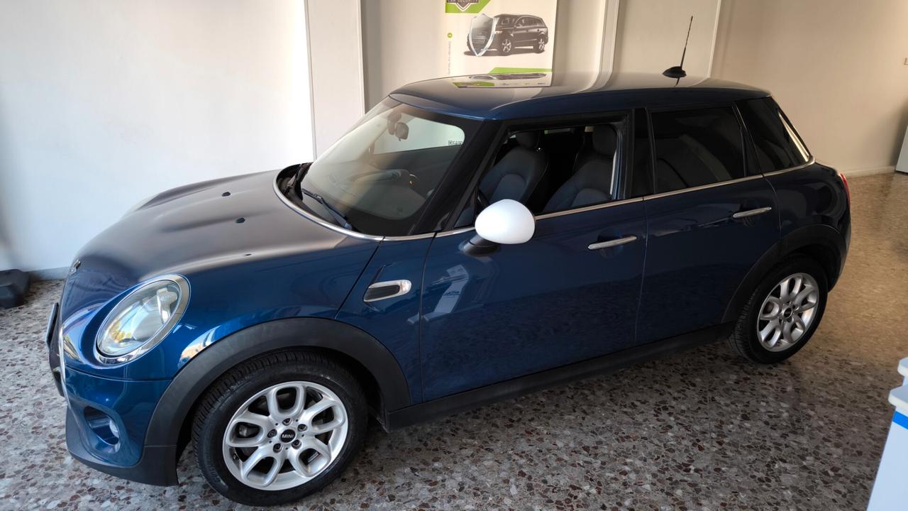 Mini 1.5 Cooper D Business 5 porte