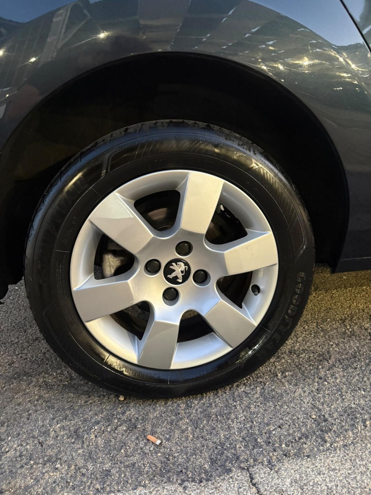 Peugeot 5008 1.6 HDi 7 posti Unipro 2014