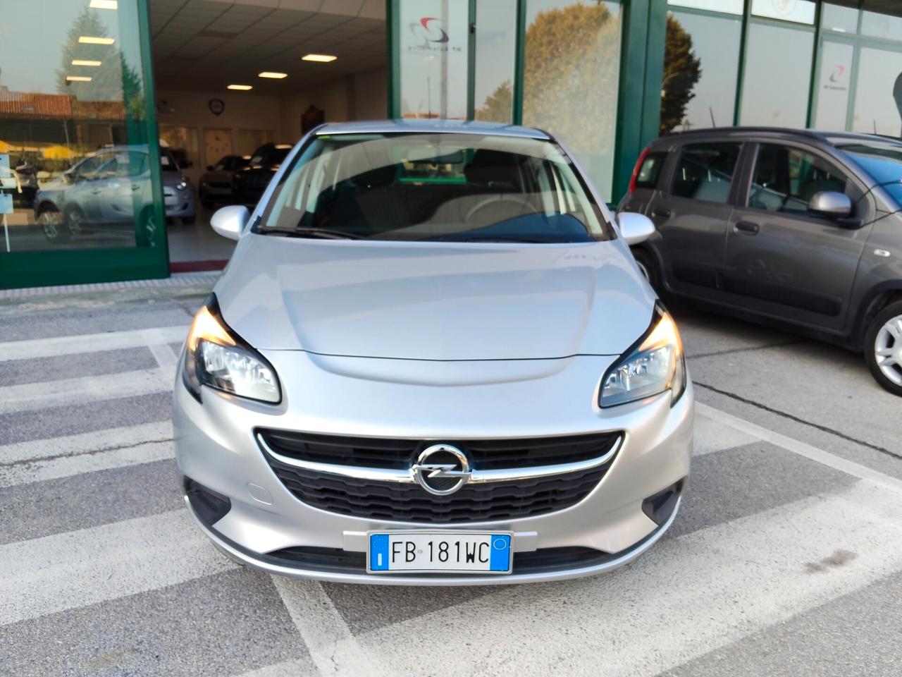Opel Corsa 1.4 90CV cambio automatico 5 porte 40.000km