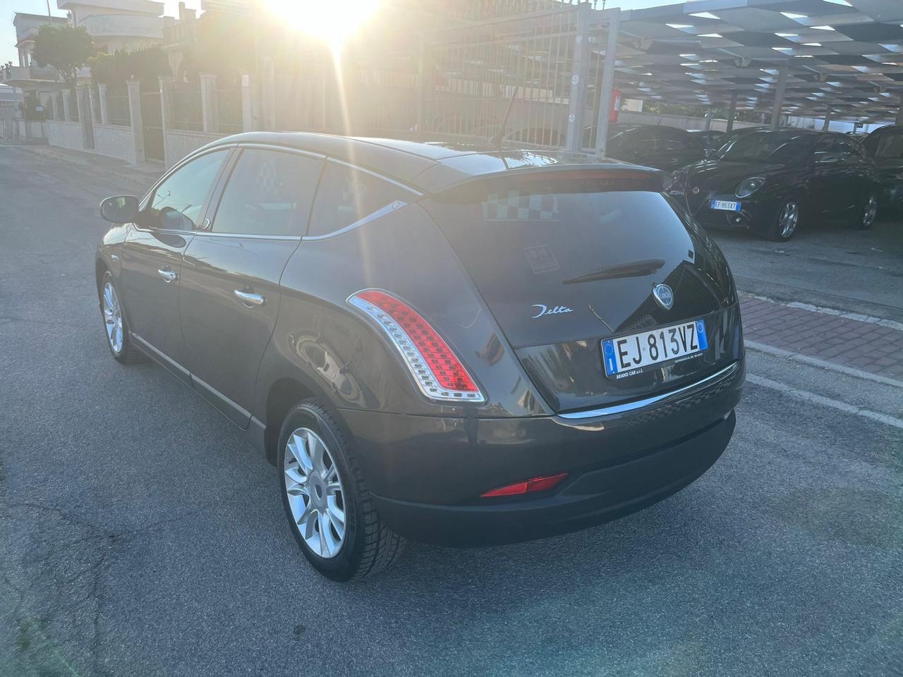 Lancia Delta 1.6 MJT Silver 2011
