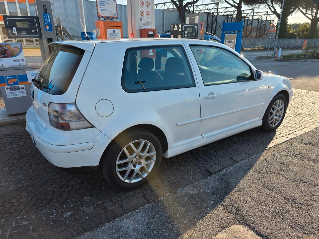 Volkswagen Golf 1.9 TDI/115 CV cat 3 porte Highline 401.000km