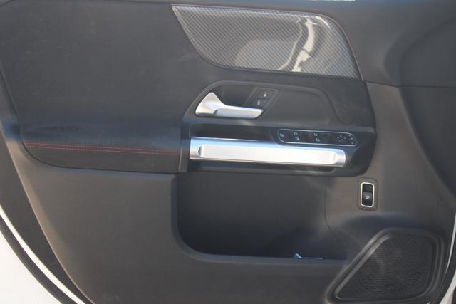 MERCEDES-BENZ GLB 200 d Automatic Premium