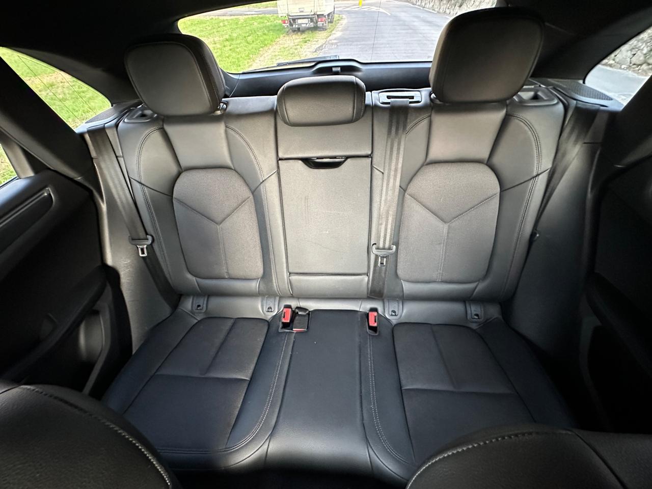 Porsche Macan 2.0 - 2021