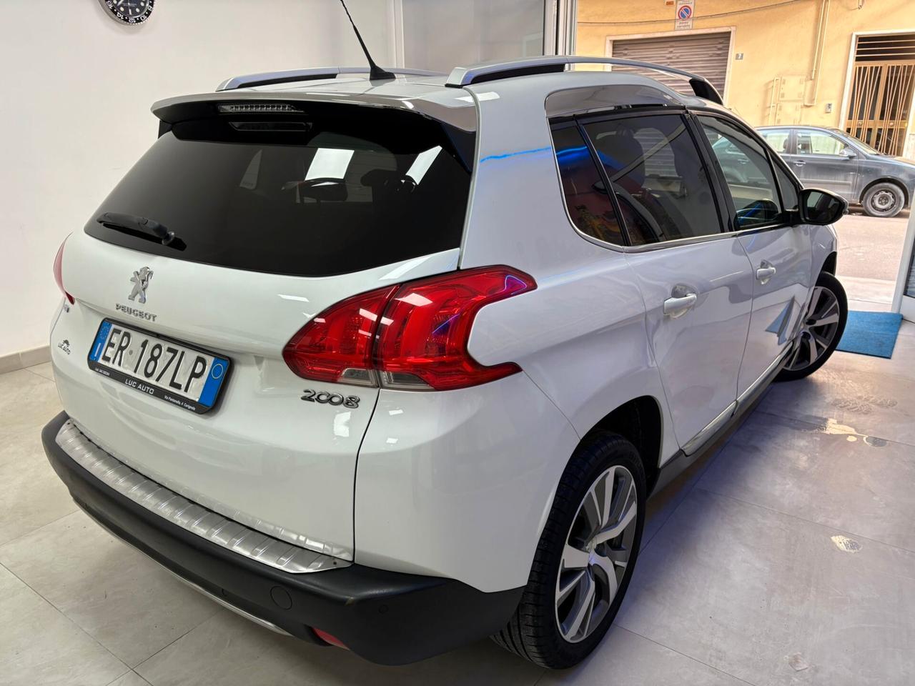 Peugeot 2008 1.6 e-HDi 115 CV Stop&Start Allure