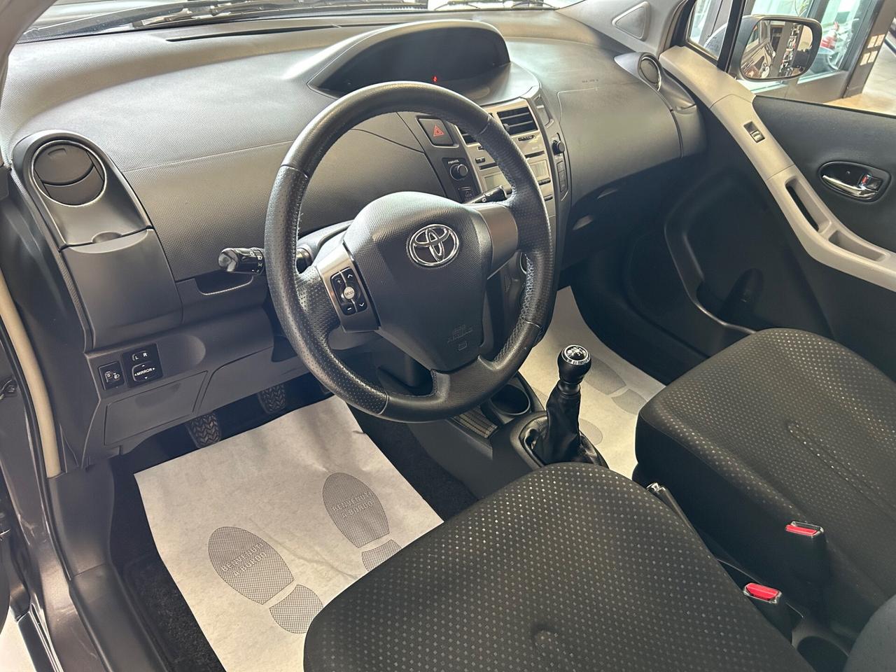 Toyota Yaris -2011 1.3 101cv 120.000 KM NEOPATENTATI
