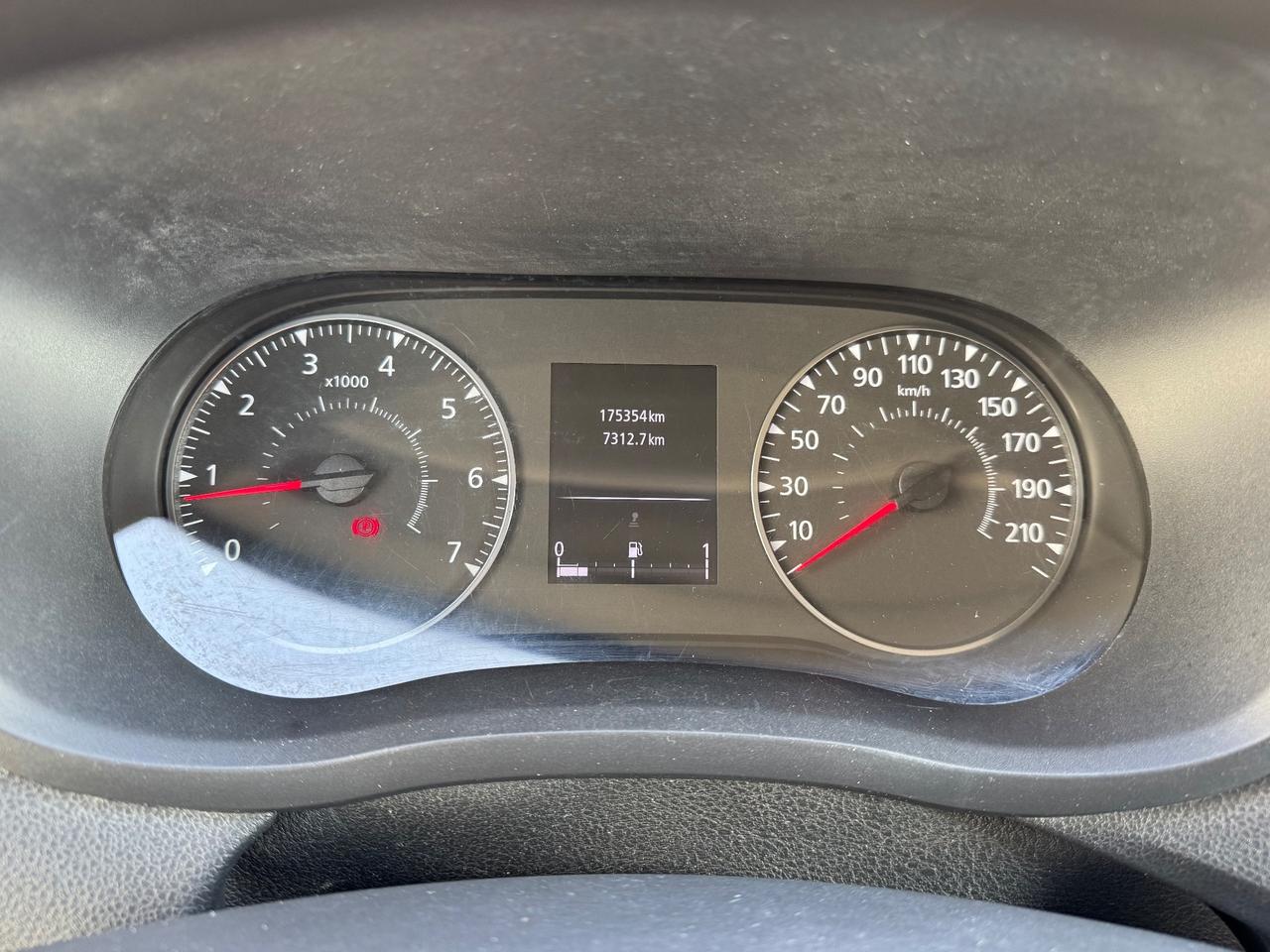 Renault Master T35 2.3 dCi Cabinato 3 Posti