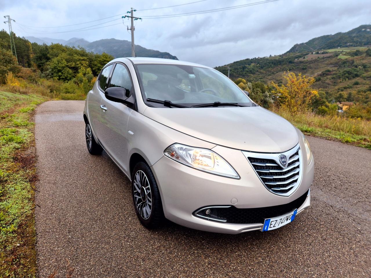 Lancia Ypsilon 1.3 MJT 16V 95 CV 5 porte S&S 30th Anniversary