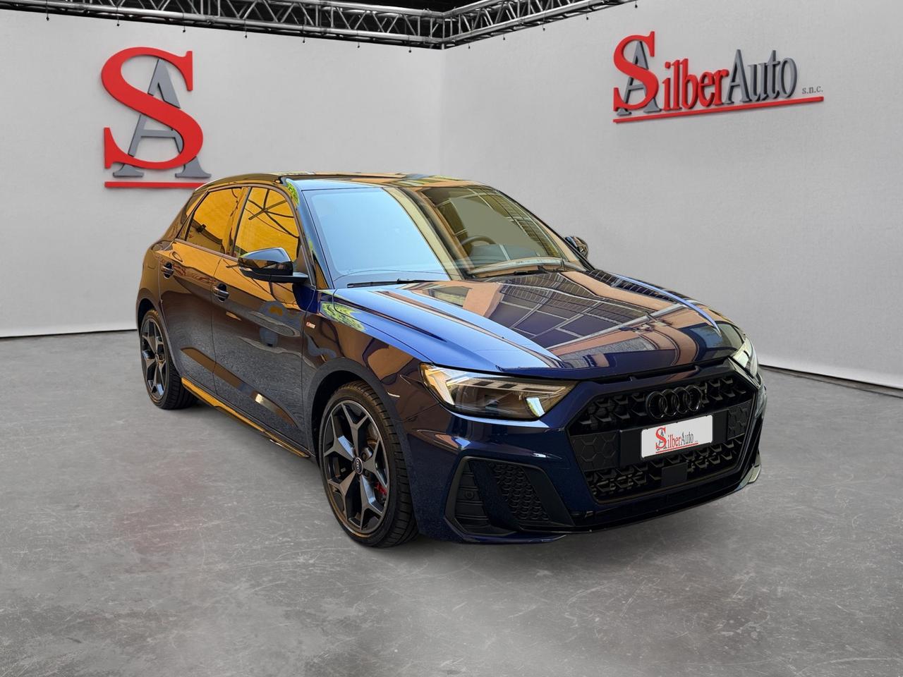 Audi A1 Sportback 40 2.0 tfsi Identity Black 207cv S-Tronic S-Line
