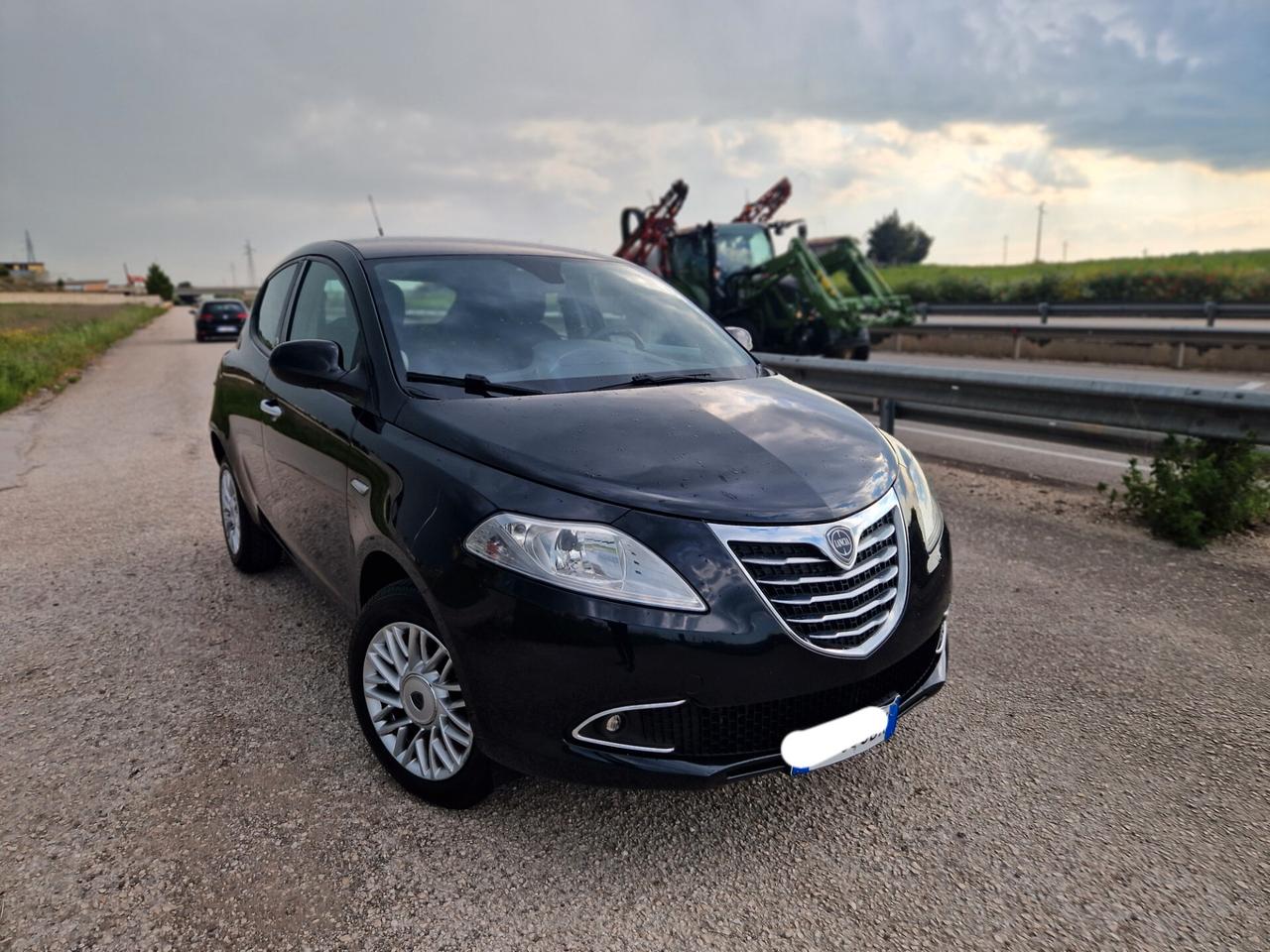 Lancia Ypsilon 0.9 TwinAir 85 CV 5 porte Metano Ecochic Gold