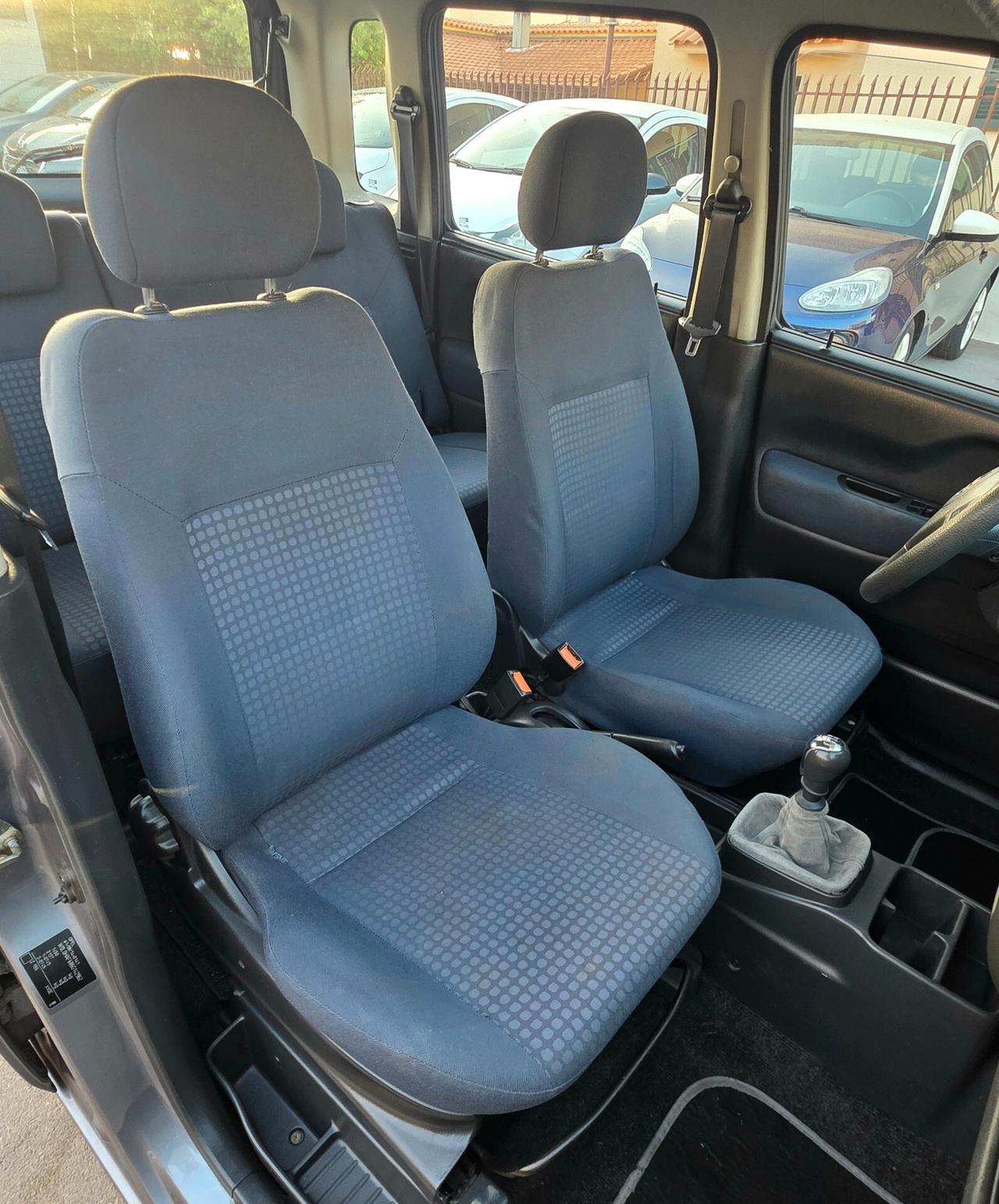 Opel Agila 1.2 16V Enjoy