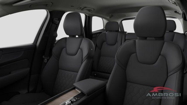 VOLVO XC60 B5 AWD Mild hybrid Benzina Plus Dark