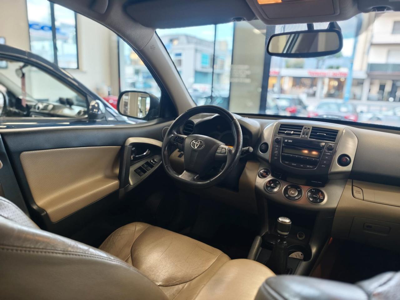 Toyota RAV 4 RAV4 2.2 D-4D 150 CV DPF Luxury