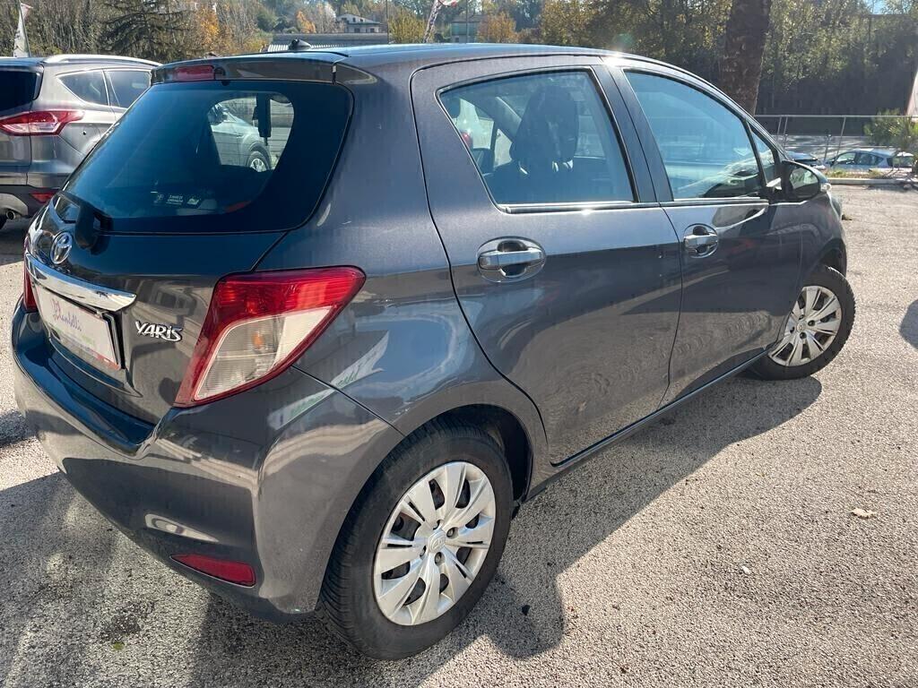 TOYOTA YARIS 1.0 5 PORTE ACTIVE NEOPATENTATI