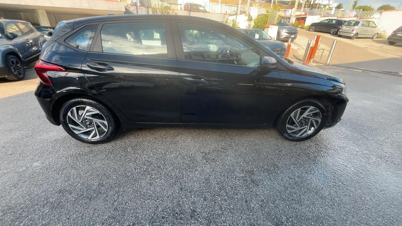 Hyundai i20 1.2 MPI MT Connectline