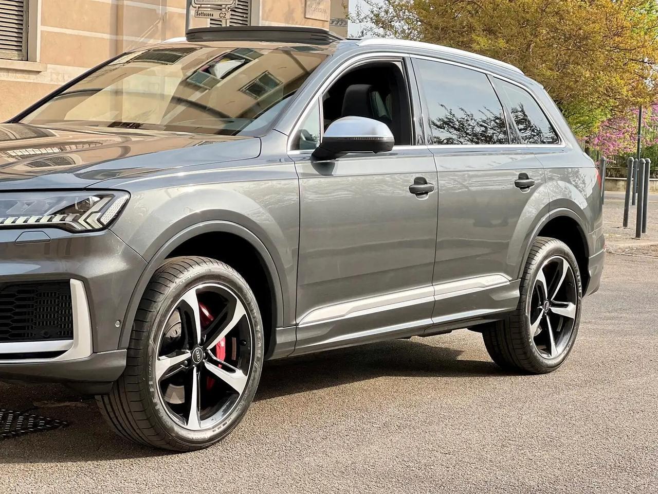 Audi SQ7 4.0 V8 Bi-Turbo TFSi 507cv aut. Tiptronic8 Quattro 7Posti Sport Attitude
