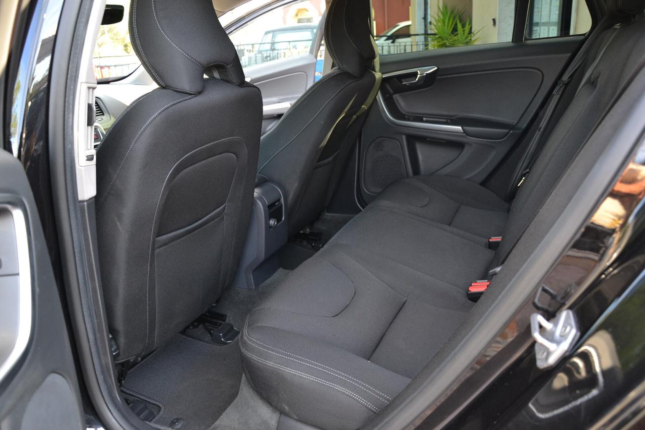 Volvo V60 Cross Country 2.0 D3 150CV AUTO. MOMENTUM **PREZZO VERO**UNIPRO'