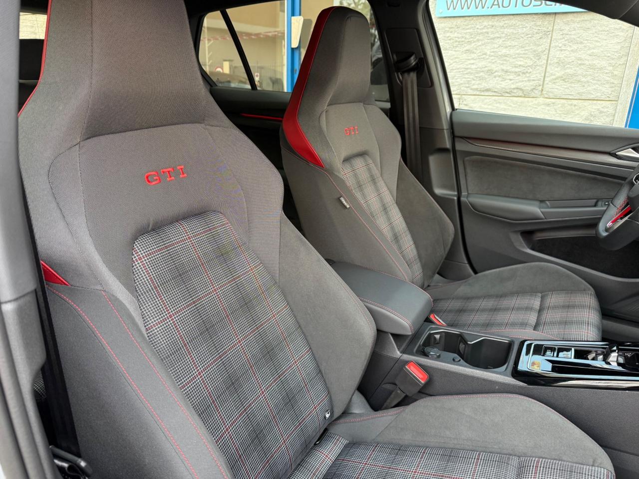Volkswagen Golf GTI 2.0 TSI DSG PERFORMANCE