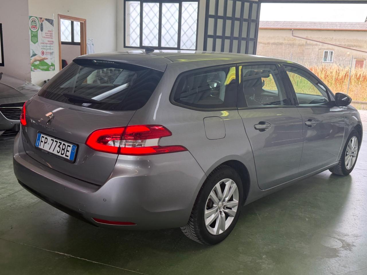 Peugeot 308 BlueHDi 130 S&S SW Allure
