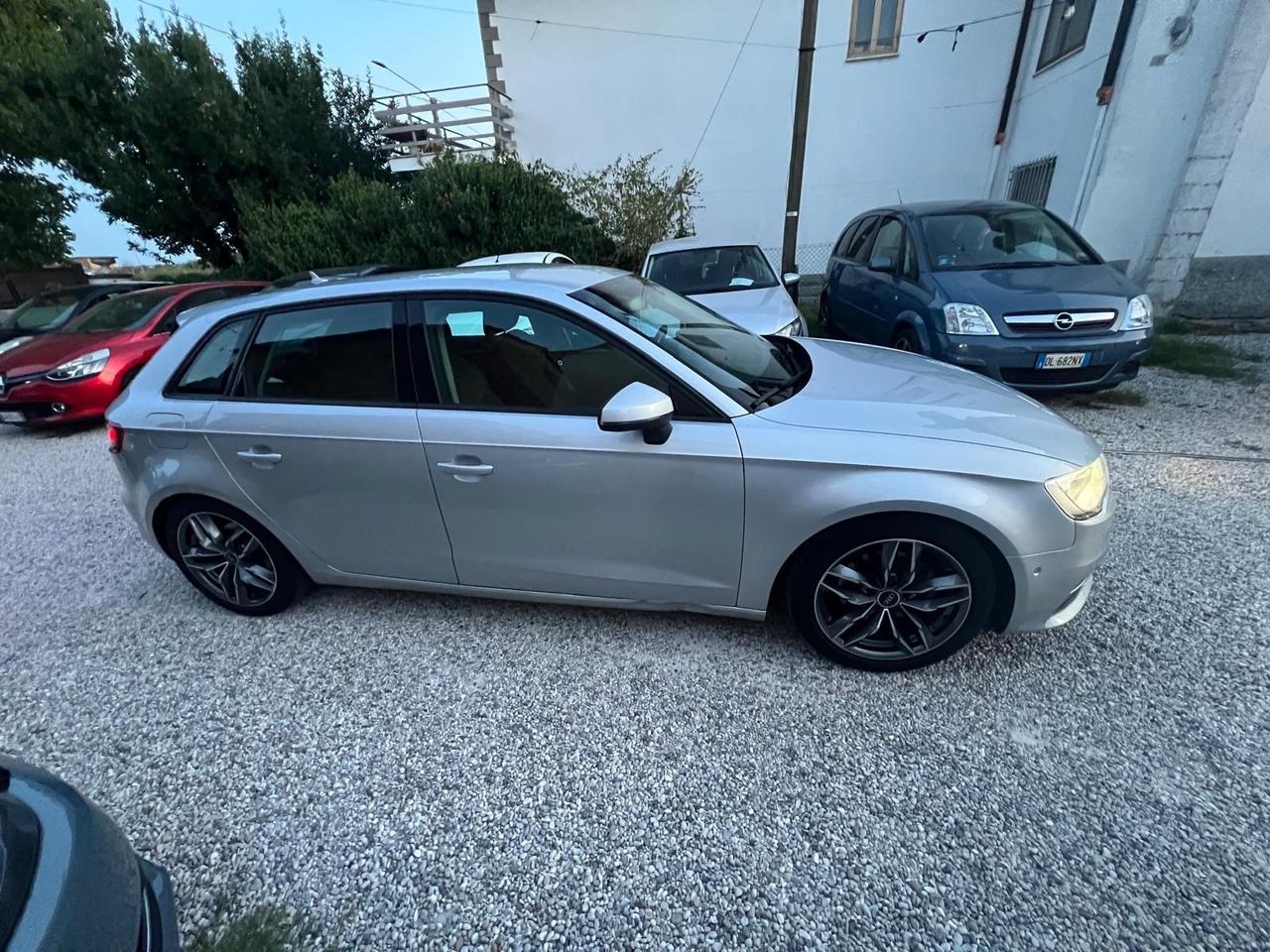 Audi A3 1.6 TDI S tronic Young