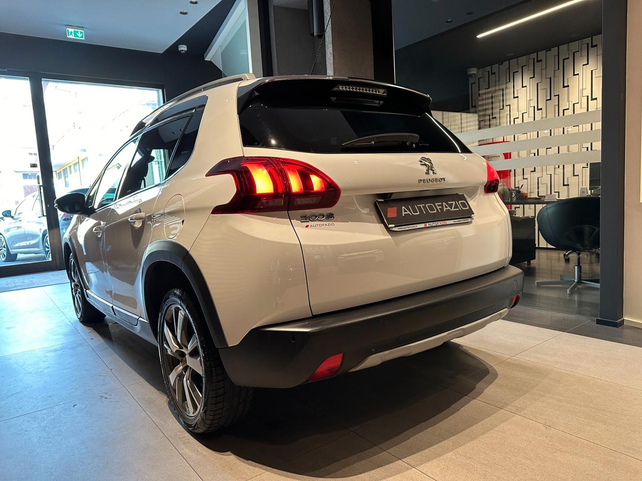 Peugeot 2008 BlueHDi 100 Allure