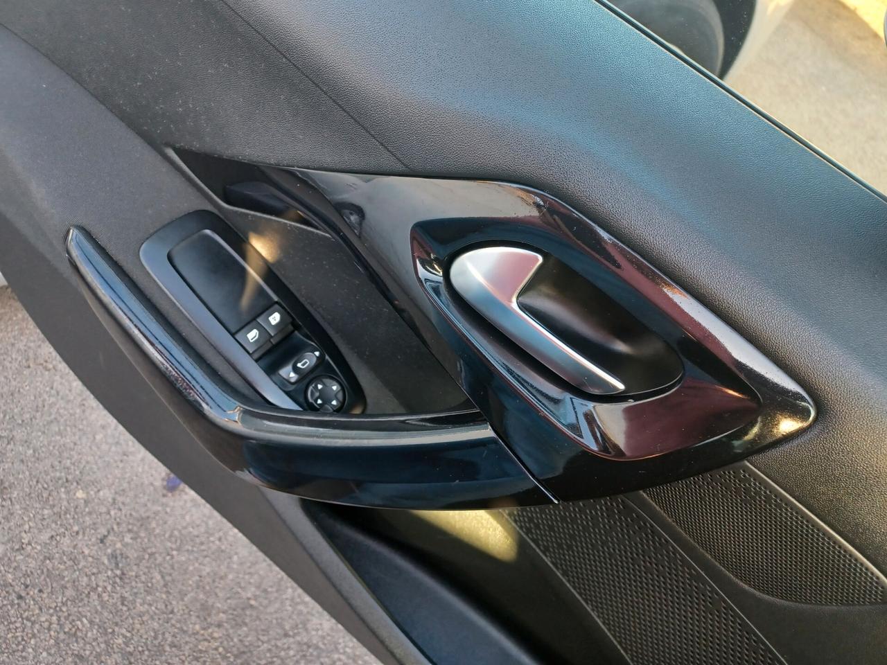 Peugeot 208 1.0 Benzina 5 porte Active