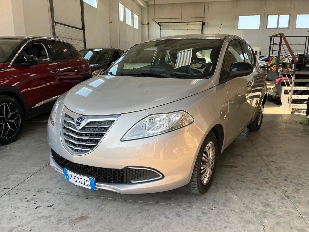 Lancia Ypsilon 1.2 69 CV 5 porte Gold