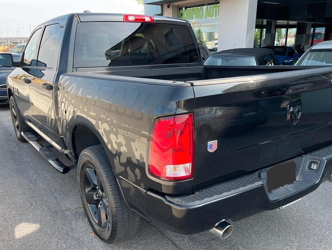 Dodge RAM 1500 HEMI 5.7 V8