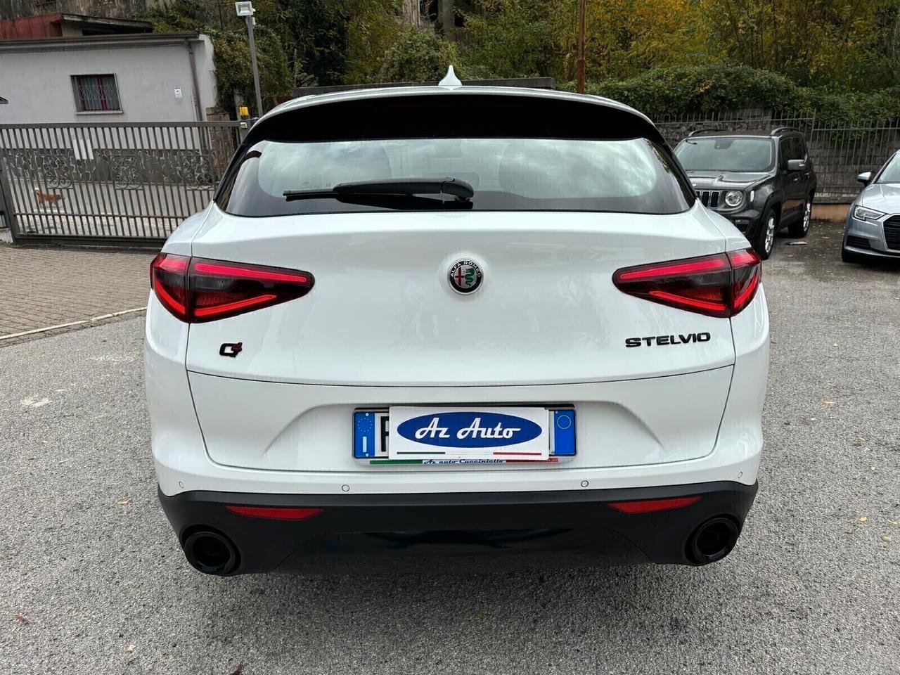 Alfa Romeo Stelvio 2.2 180 CV AT8 Q4 Executive FULL CARBON